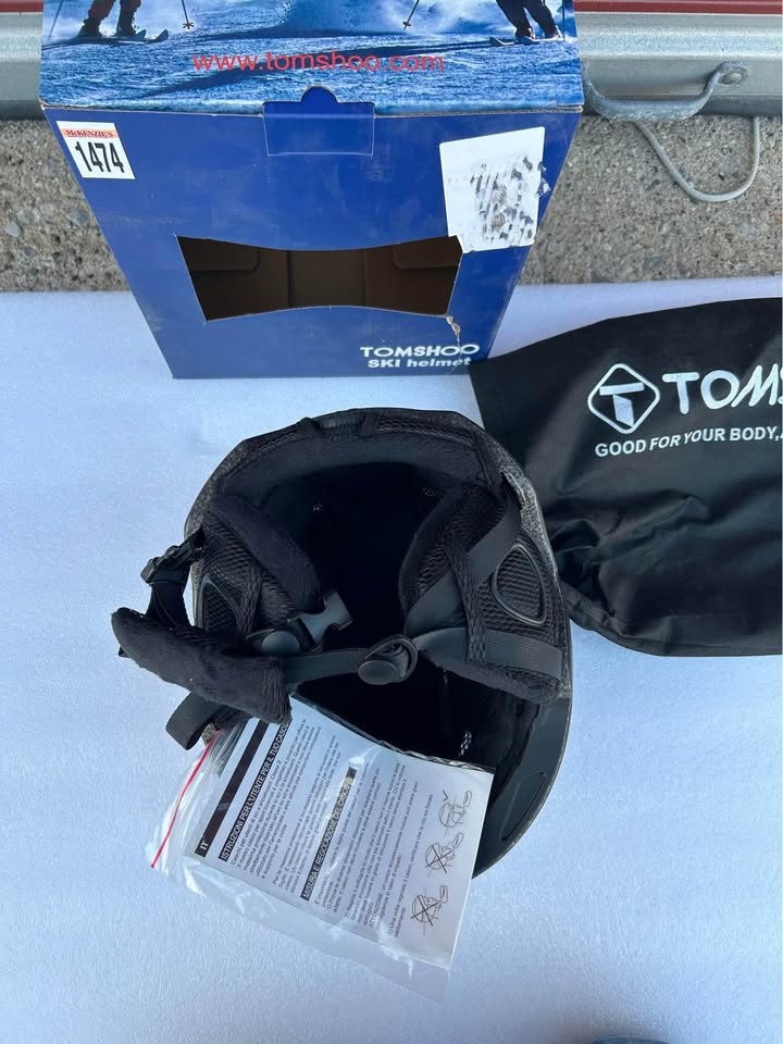 TOMSHOO SKI HELMET LARGE BLACK BRAND NEW IN BOX
