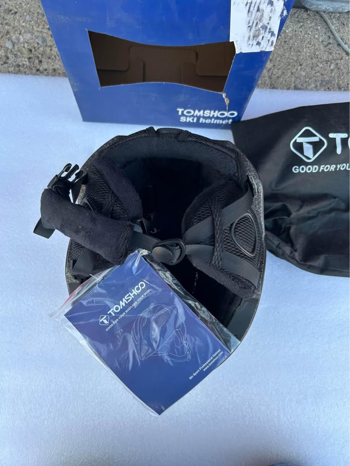 TOMSHOO SKI HELMET LARGE BLACK BRAND NEW IN BOX