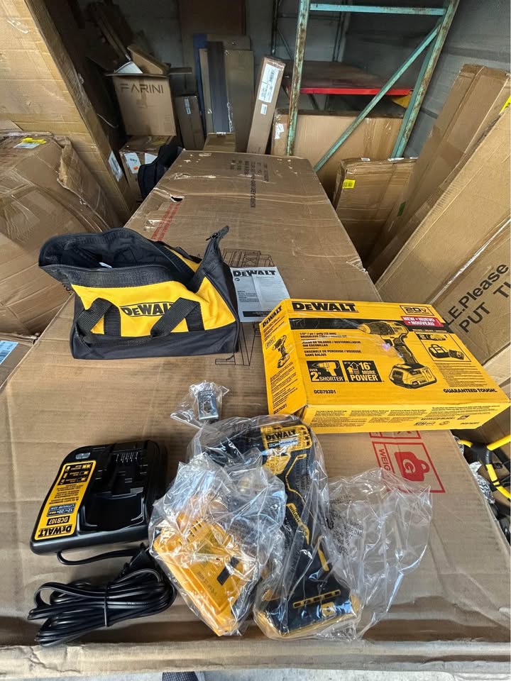 DEWALT 20V MAX DRILL