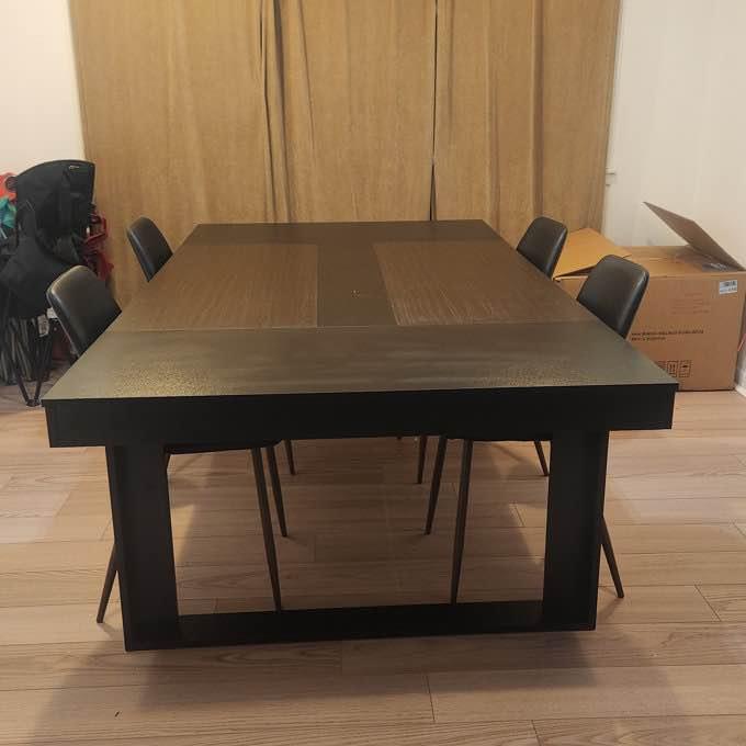 Table & Dining Chairs