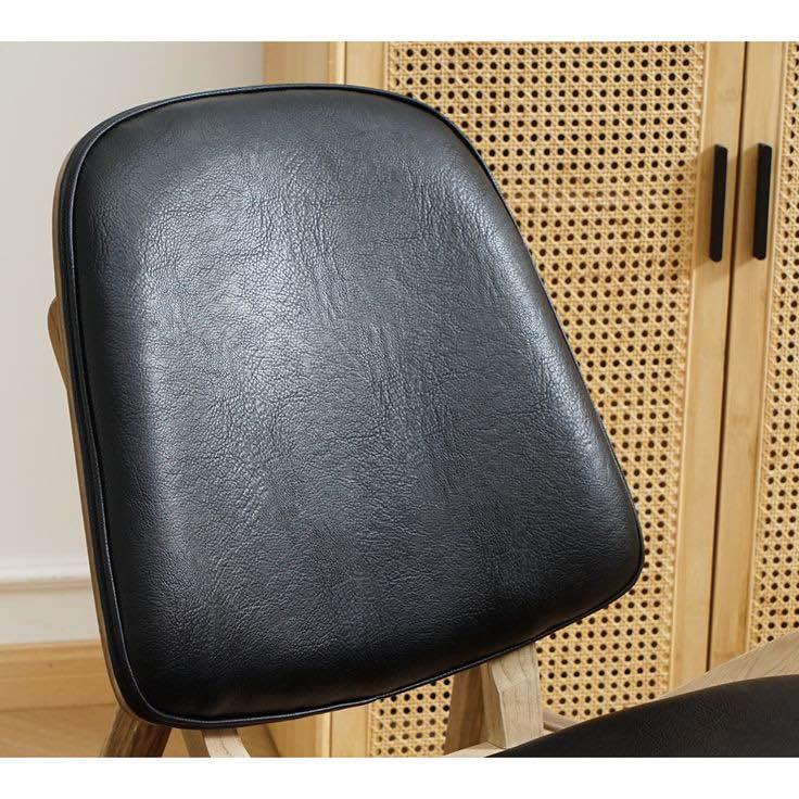 George Oliver Chair Brown color not black