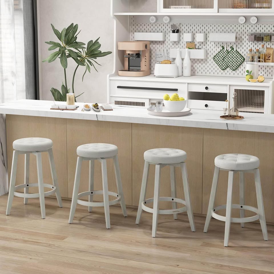 4 Brand new swivel barstools