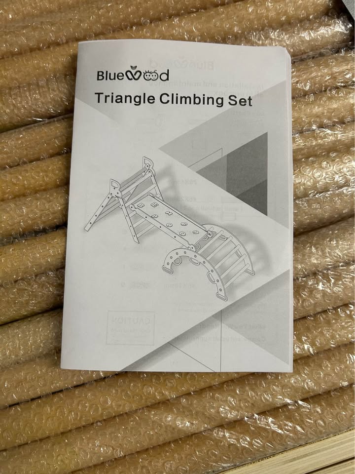 Brand new pikler triangle set