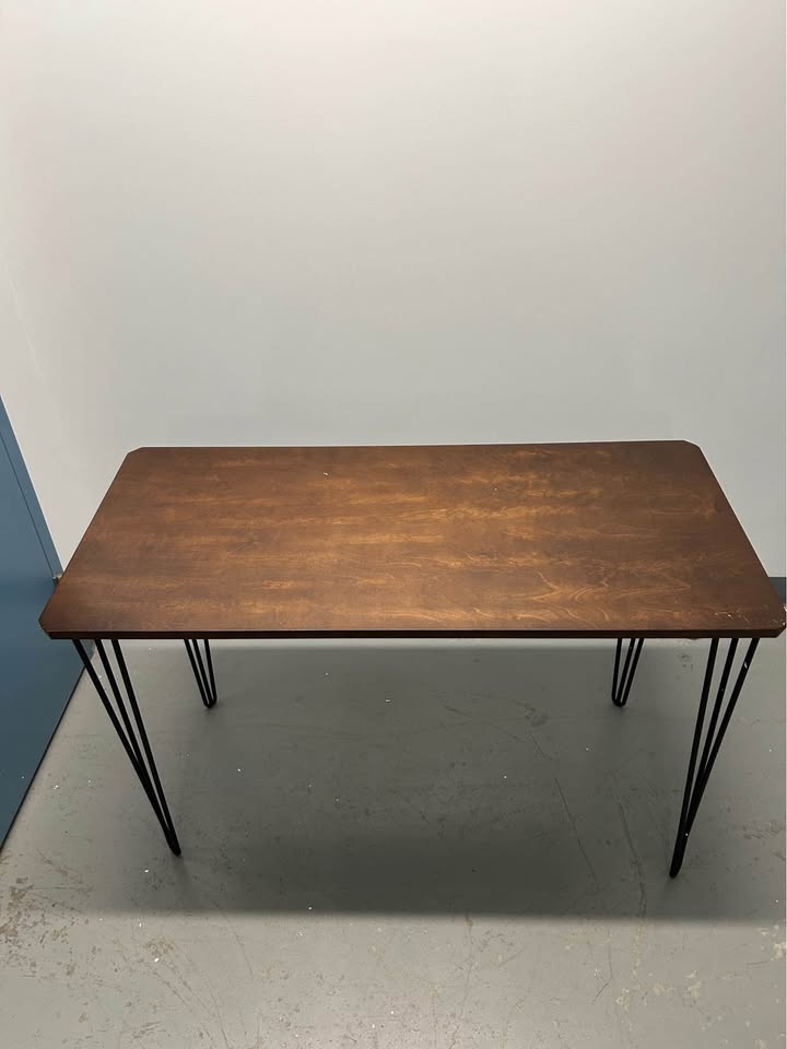 Office desk (45x20 inches)