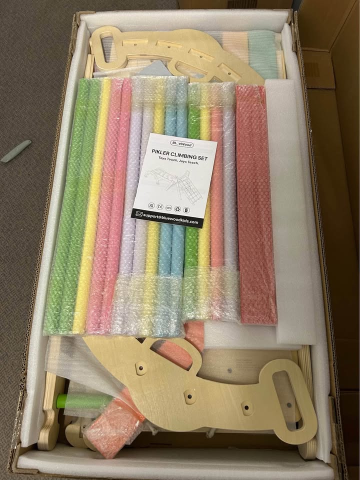 Brand new pikler triangle climbing set
