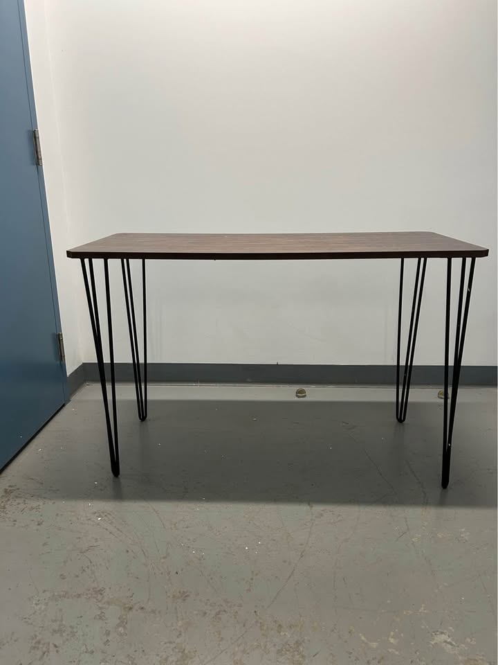 Office desk (45x20 inches)