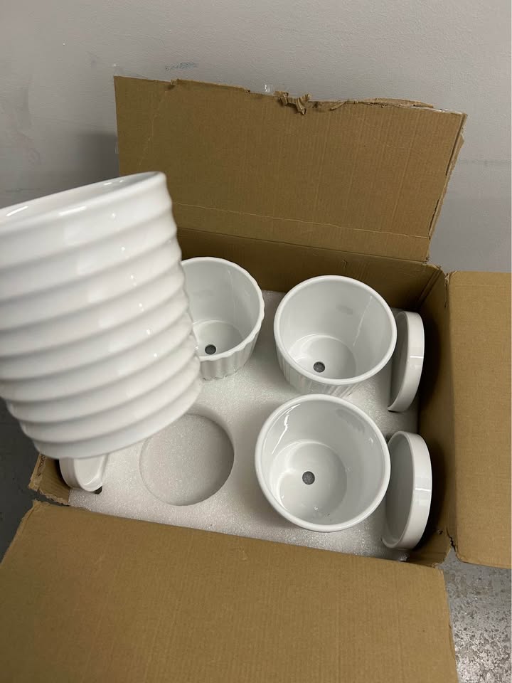 Brand New White Pots and Planters (set of 4)