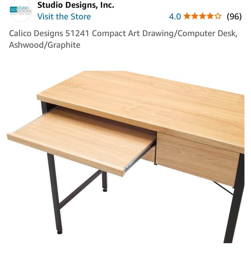 Desk with 2 drawers and 1 keyboard tray