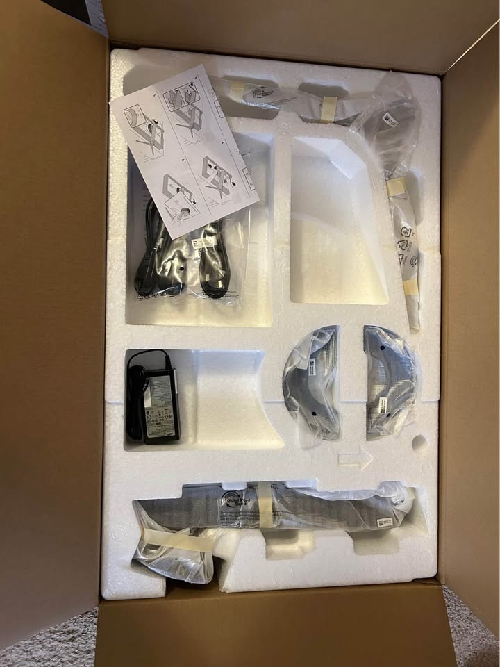 Brand new Samsung 32 inch Odyssey G3