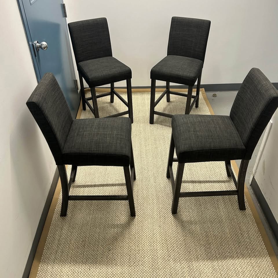 Bar Stools (Set of 4) Brand New just Assembled