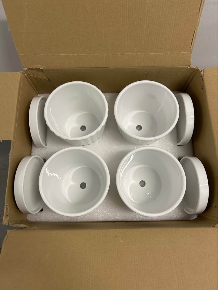 Brand New White Pots and Planters (set of 4)